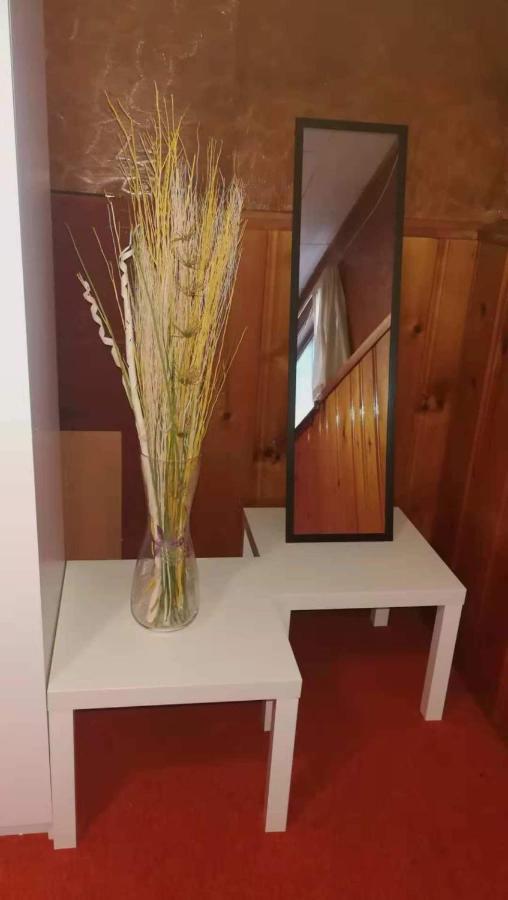 Burnaby East Home 外观 照片